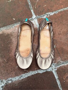 AUTH TIEKS Bronze Metallic Ballet Flats Size 9 – Beautiful & Comfortable